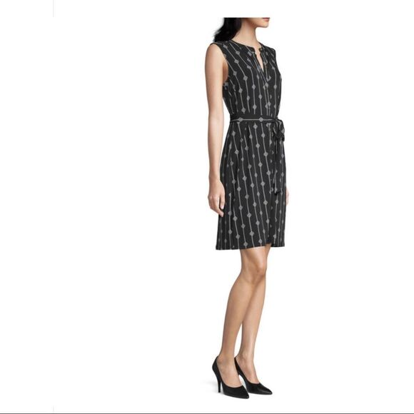 ✨ Liz Claiborne Sleeveless Shirt Dress✨ - Picture 2 of 7